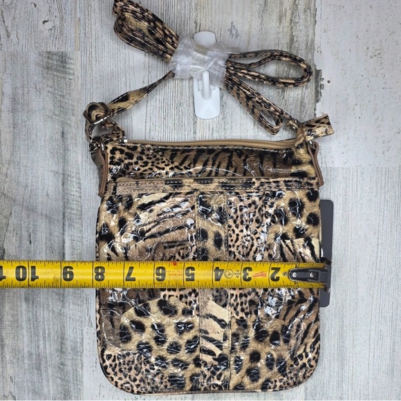 NWT Candies Leopard Print Crossbody Bag - Picture 4 of 4